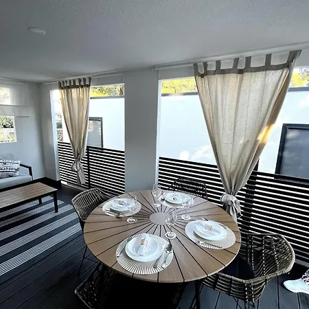 Mobile With Private Covered Terrace Dom wakacyjny