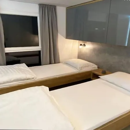 Dom wakacyjny Mobile With Private Covered Terrace Drage