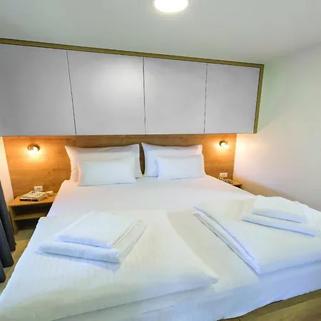 Mobile With Private Covered Terrace *