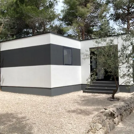 Mobile With Private Covered Terrace * 德拉格